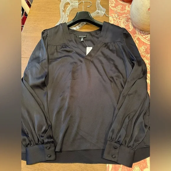 NWT White House Black Market Satin Elegant Black Blouse SZ L - Picture 8 of 16